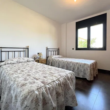 Casa Amplia En L'escala 10 Personas Con Piscina - Es-89-146